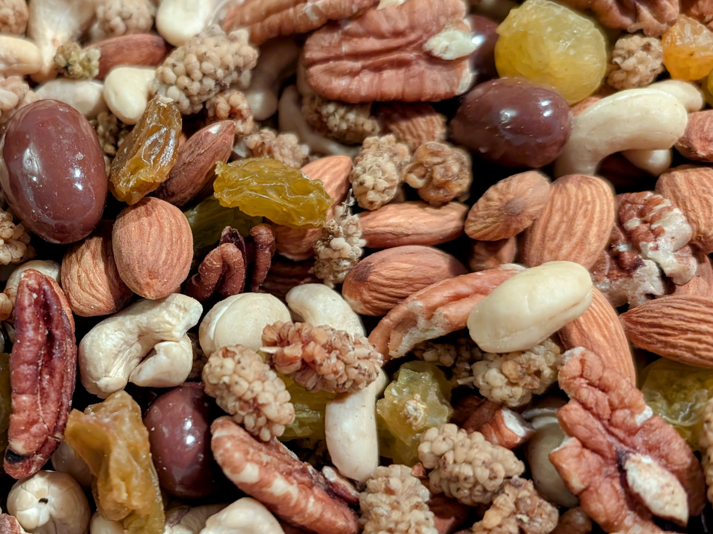 PEAK ENERGY MIX - A Deluxe Blend Of Nuts, Berries & Chocolate